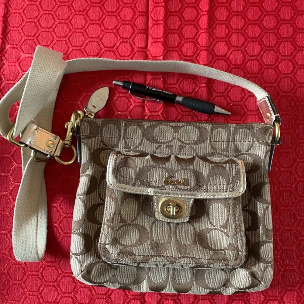 Purses - Picture 2 of 3